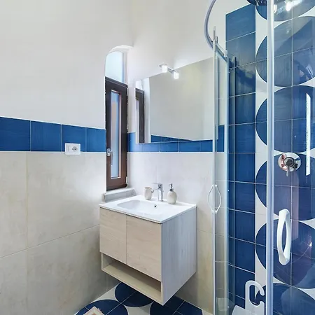 Ara Solis Apartment *